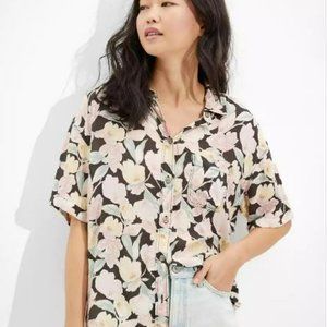 American Eagle Cropped Resort Button-Up Shirt (Large)